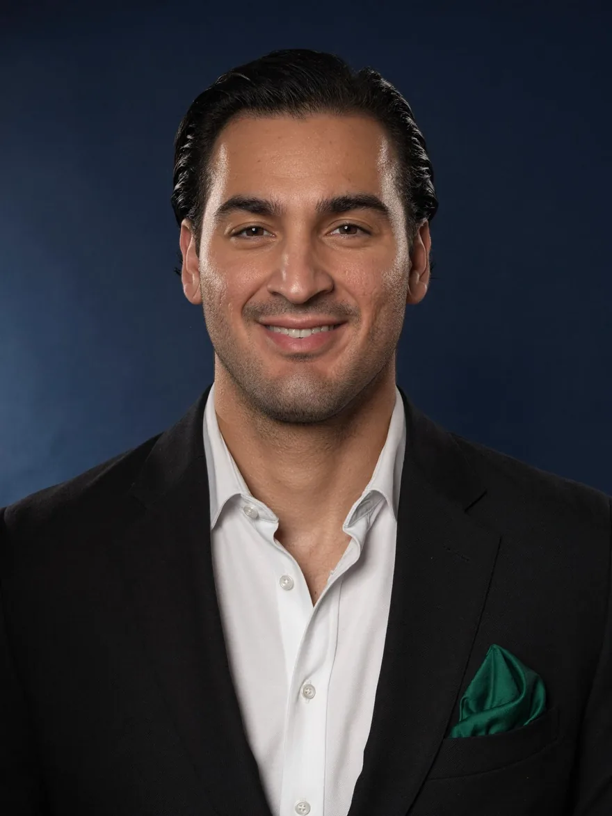 Portrait von Serhat Aslan, Gründer & Geschäftsführer von NeuroScale